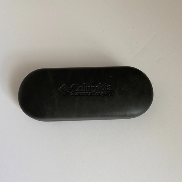 Columbia black/gray hard clamshell glasses case - Picture 1 of 4
